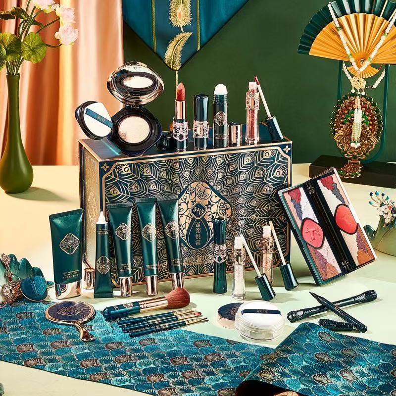 Ultimate 23-Piece Luxury Makeup & Skincare Set – All-in-One Full Face Beauty Kit in Large Vintage Jewelry Chest – Includes Eyeshadow, Lipstick, Foundation & Creams
